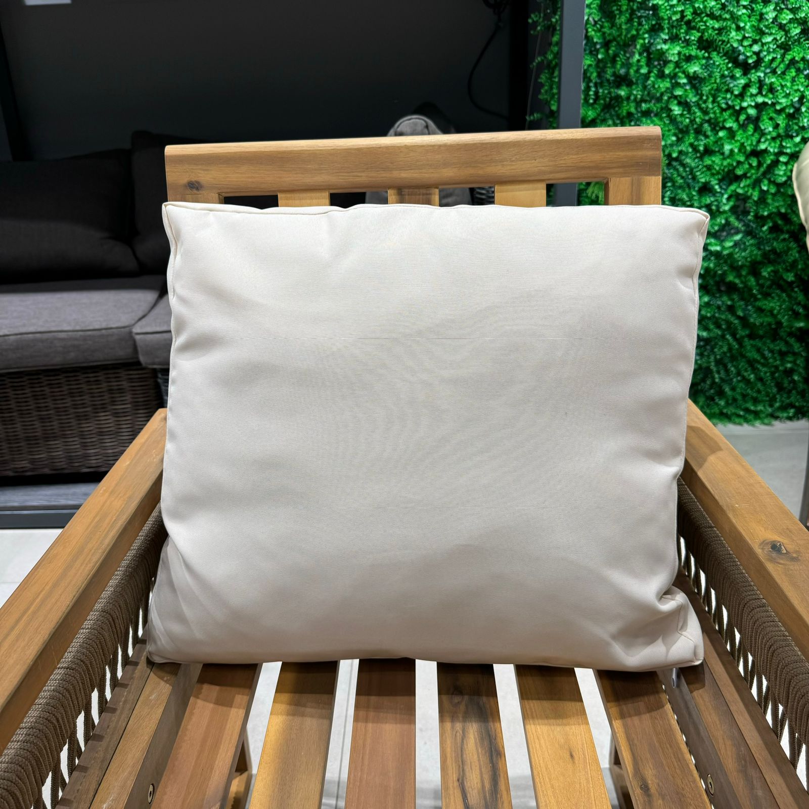 Подушка под спину от комплекта GRAND MICHELLE 1